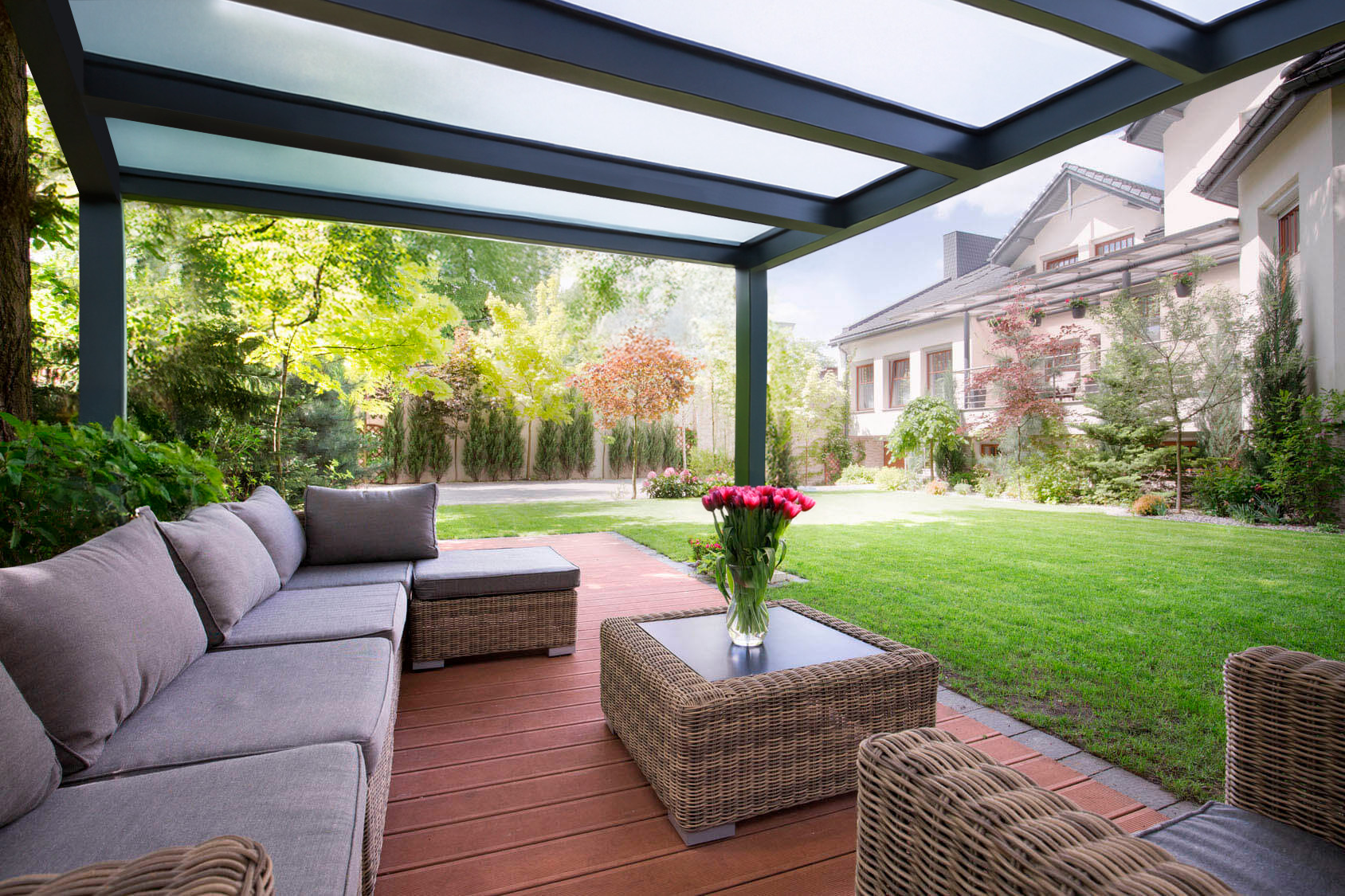 Gemütliche Terrasse mit Dach von RD Überdachung